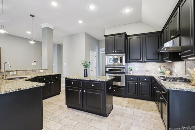 26411 Cuyahoga Cir, San Antonio, TX 78260