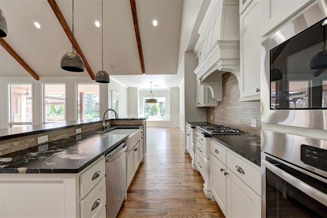 3904 Bridge Wood Lane, Oklahoma City, OK 73179