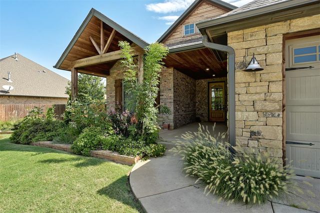 3904 Bridge Wood Lane, Oklahoma City, OK 73179