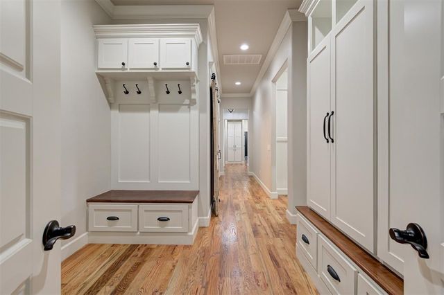 3904 Bridge Wood Lane, Oklahoma City, OK 73179