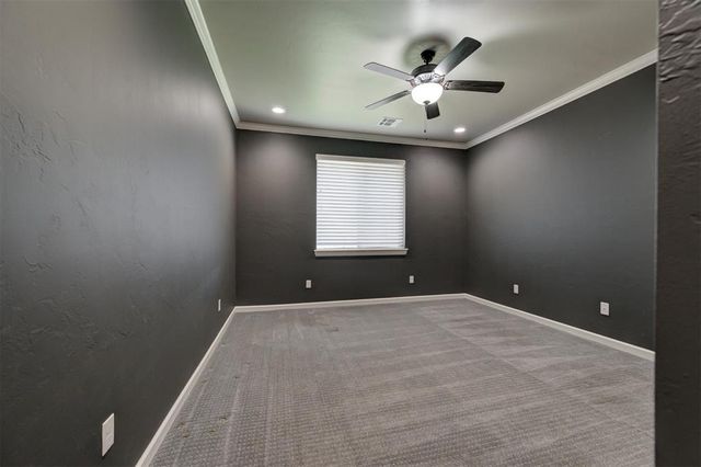3904 Bridge Wood Lane, Oklahoma City, OK 73179