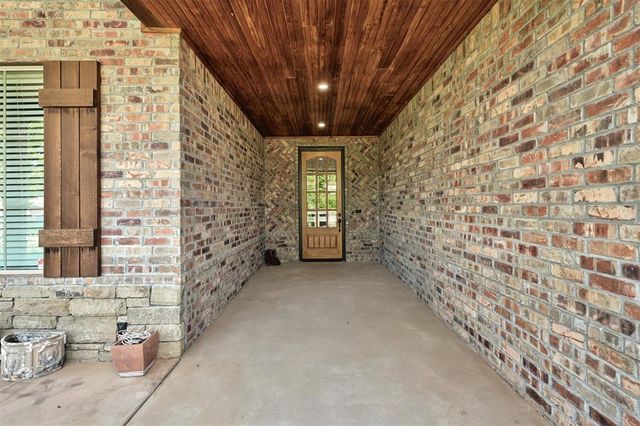 3904 Bridge Wood Lane, Oklahoma City, OK 73179