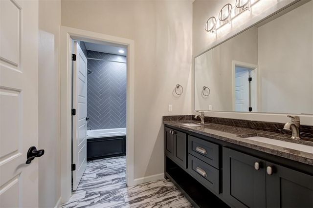 3904 Bridge Wood Lane, Oklahoma City, OK 73179