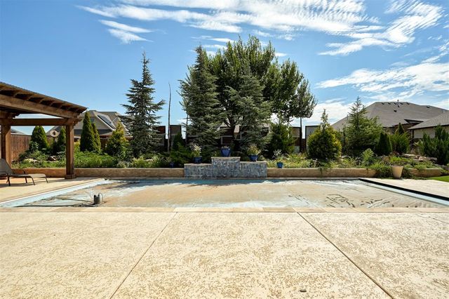 3904 Bridge Wood Lane, Oklahoma City, OK 73179