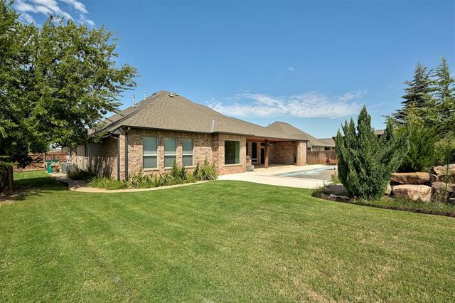 3904 Bridge Wood Lane, Oklahoma City, OK 73179