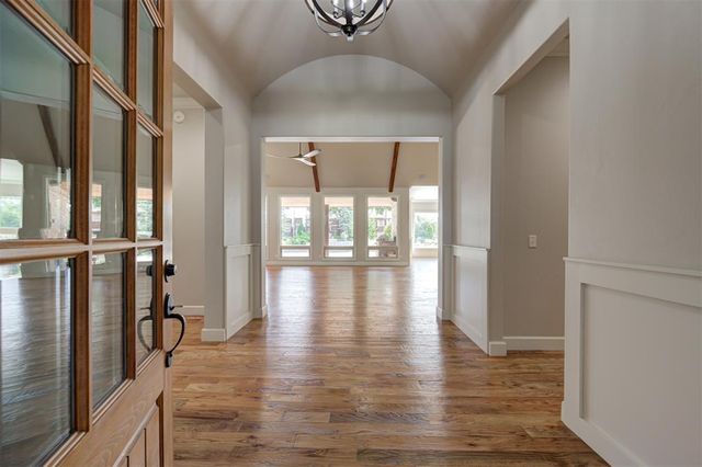 3904 Bridge Wood Lane, Oklahoma City, OK 73179