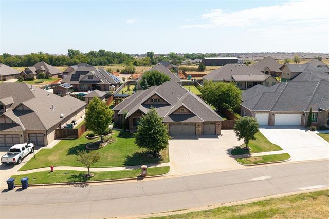 3904 Bridge Wood Lane, Oklahoma City, OK 73179