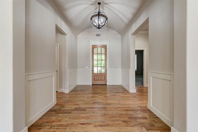 3904 Bridge Wood Lane, Oklahoma City, OK 73179