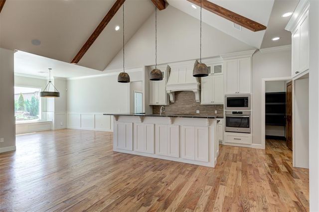 3904 Bridge Wood Lane, Oklahoma City, OK 73179