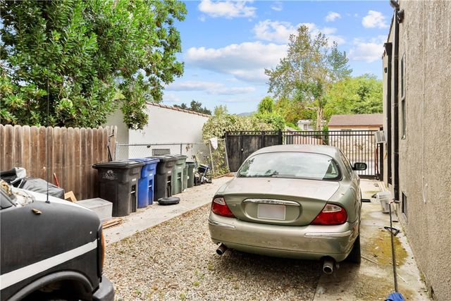 868 W Calaveras, Altadena, CA 91001