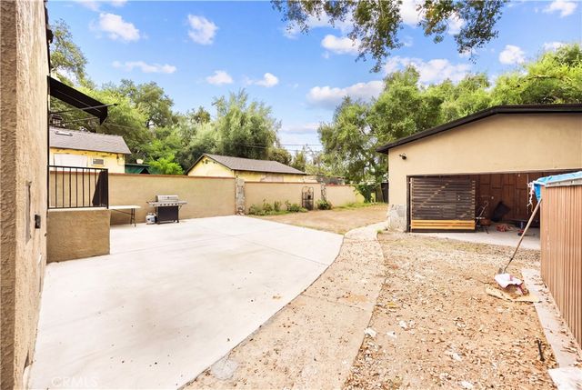 868 W Calaveras, Altadena, CA 91001
