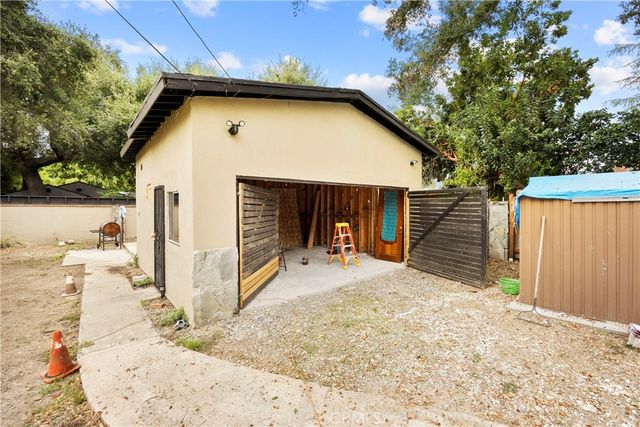 868 W Calaveras, Altadena, CA 91001