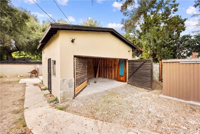 868 W Calaveras, Altadena, CA 91001