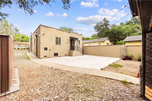 868 W Calaveras, Altadena, CA 91001