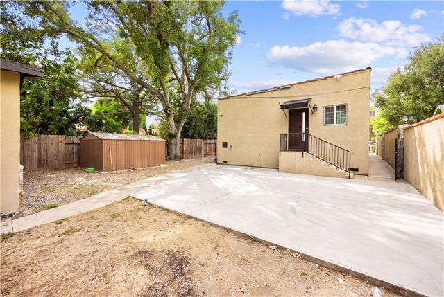 868 W Calaveras, Altadena, CA 91001