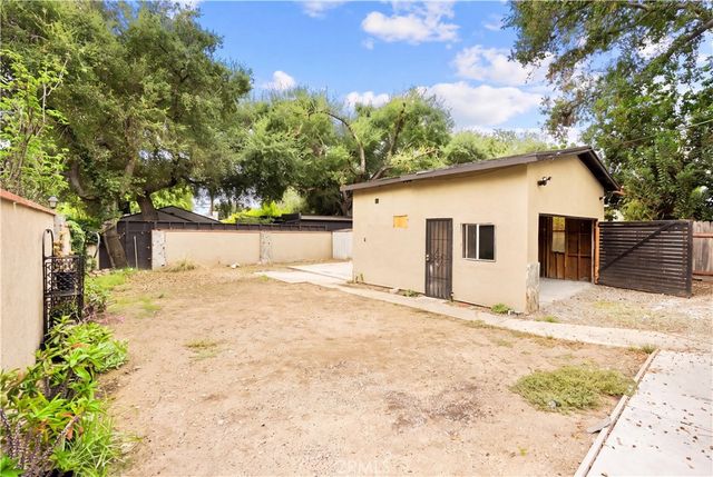 868 W Calaveras, Altadena, CA 91001