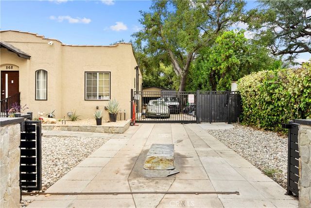 868 W Calaveras, Altadena, CA 91001