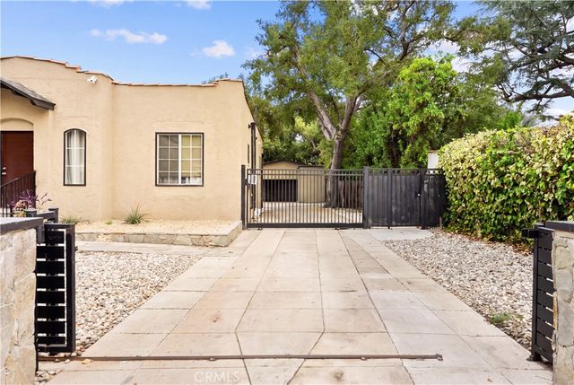 868 W Calaveras, Altadena, CA 91001