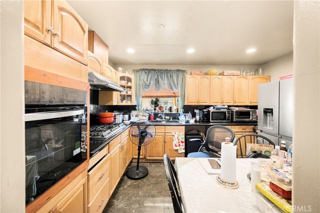 868 W Calaveras, Altadena, CA 91001
