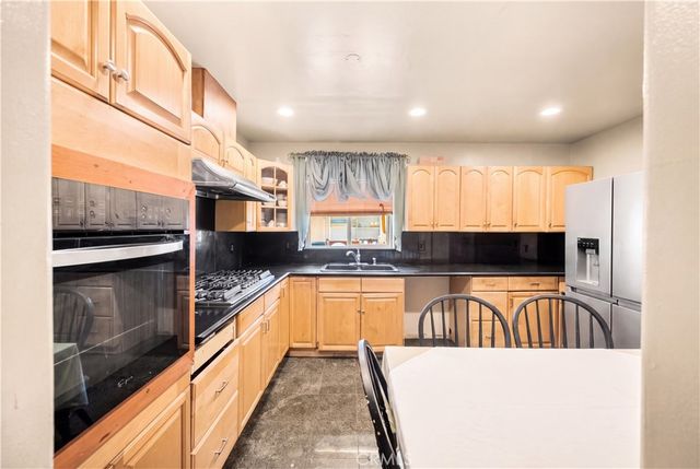 868 W Calaveras, Altadena, CA 91001