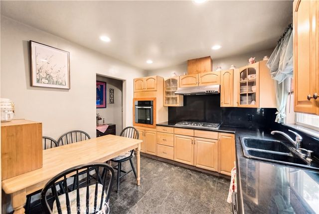 868 W Calaveras, Altadena, CA 91001