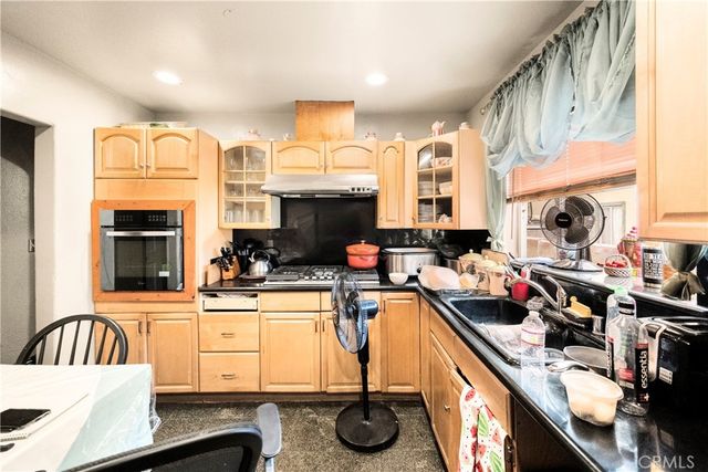 868 W Calaveras, Altadena, CA 91001