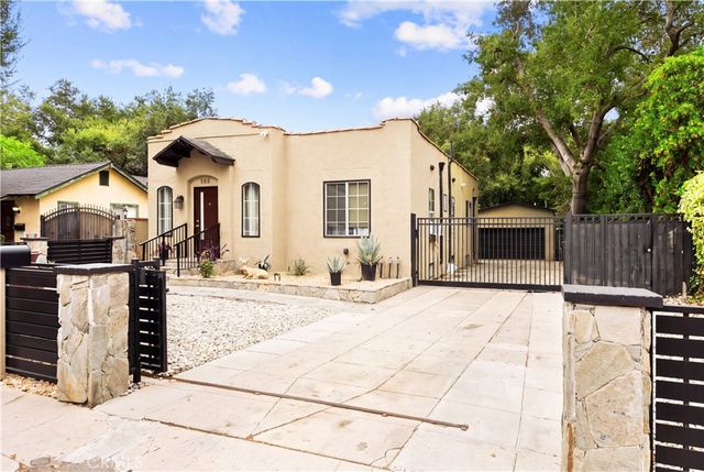 868 W Calaveras, Altadena, CA 91001