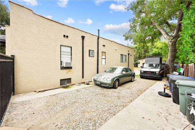 868 W Calaveras, Altadena, CA 91001
