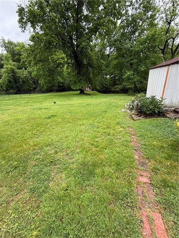139 Glenfield Dr, Penn Hills, PA 15235
