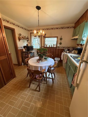 139 Glenfield Dr, Penn Hills, PA 15235