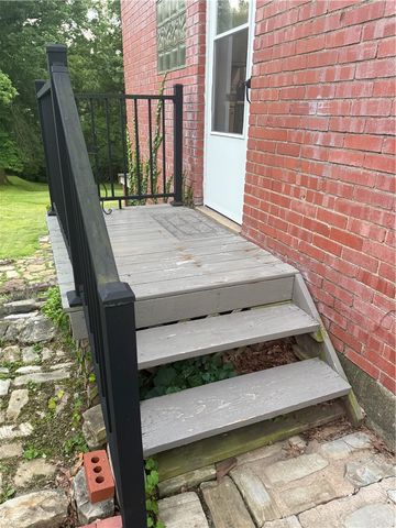 139 Glenfield Dr, Penn Hills, PA 15235