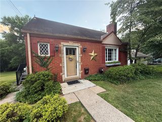 139 Glenfield Dr, Penn Hills, PA 15235