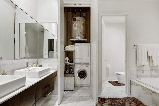 210 Lavaca ST 2005, Austin, TX 78701