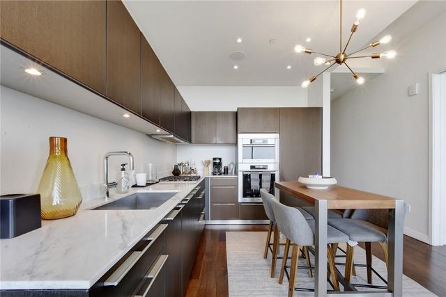 210 Lavaca ST 2005, Austin, TX 78701