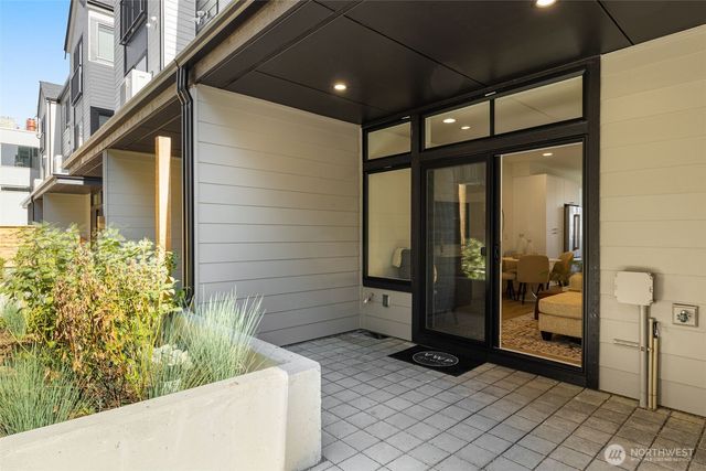 8333 E 12th Avenue NW, Seattle, WA 98117