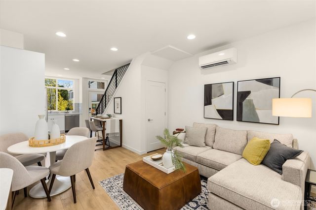 8333 E 12th Avenue NW, Seattle, WA 98117