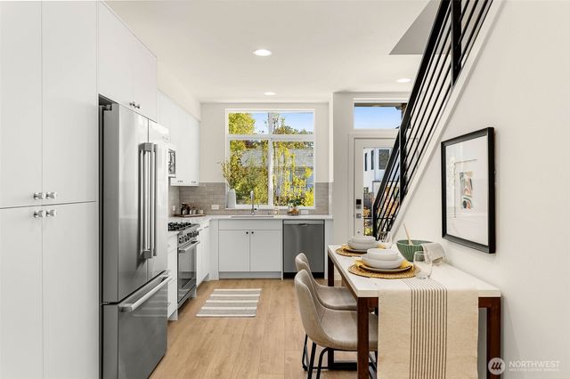 8333 E 12th Avenue NW, Seattle, WA 98117