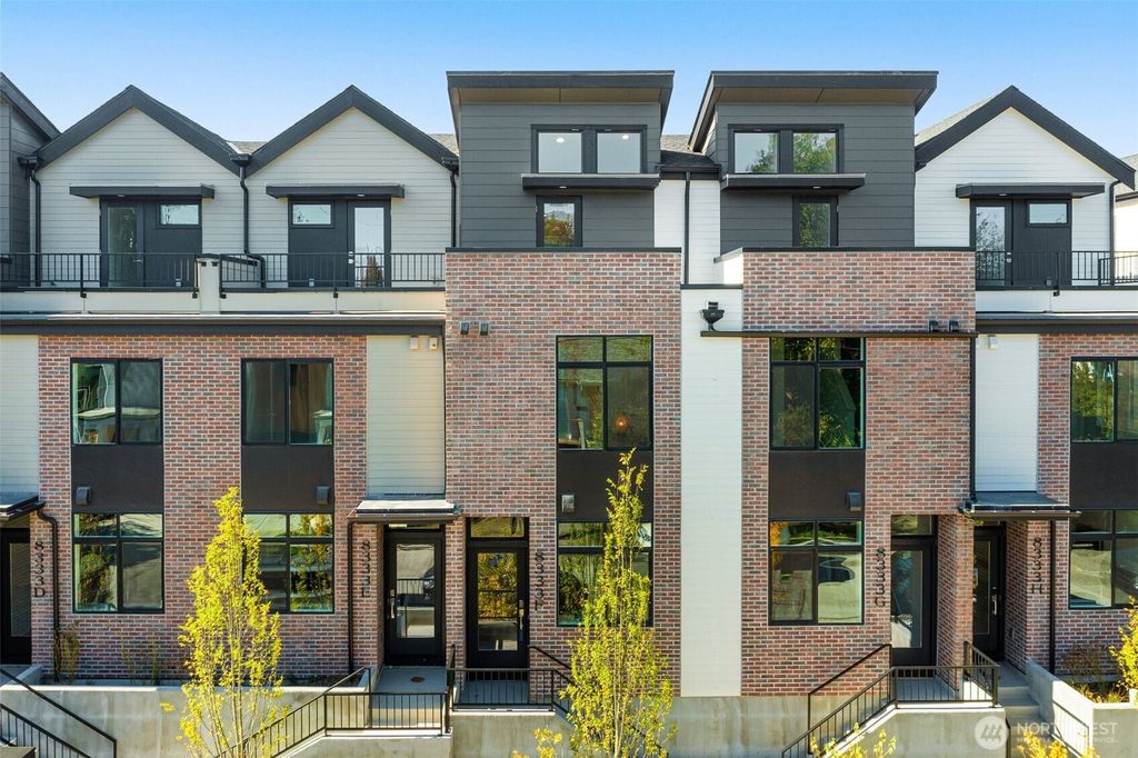 8333 E 12th Avenue NW, Seattle, WA 98117