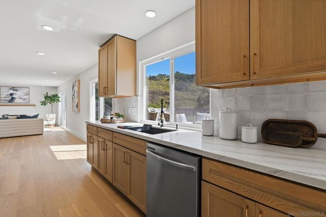 3131 Erie St, San Diego, CA 92117