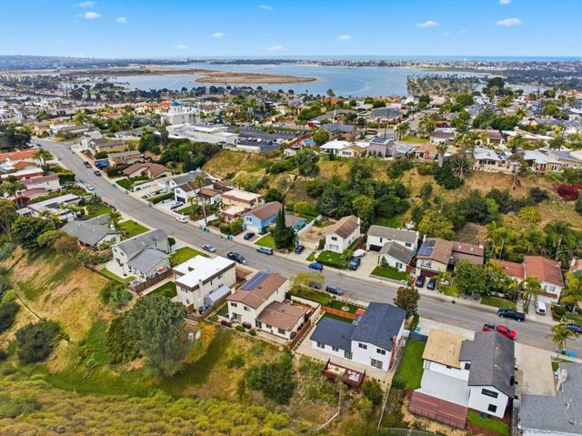 3131 Erie St, San Diego, CA 92117