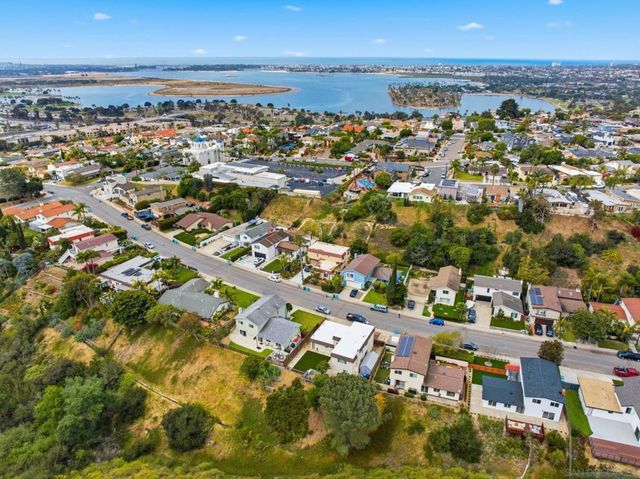 3131 Erie St, San Diego, CA 92117