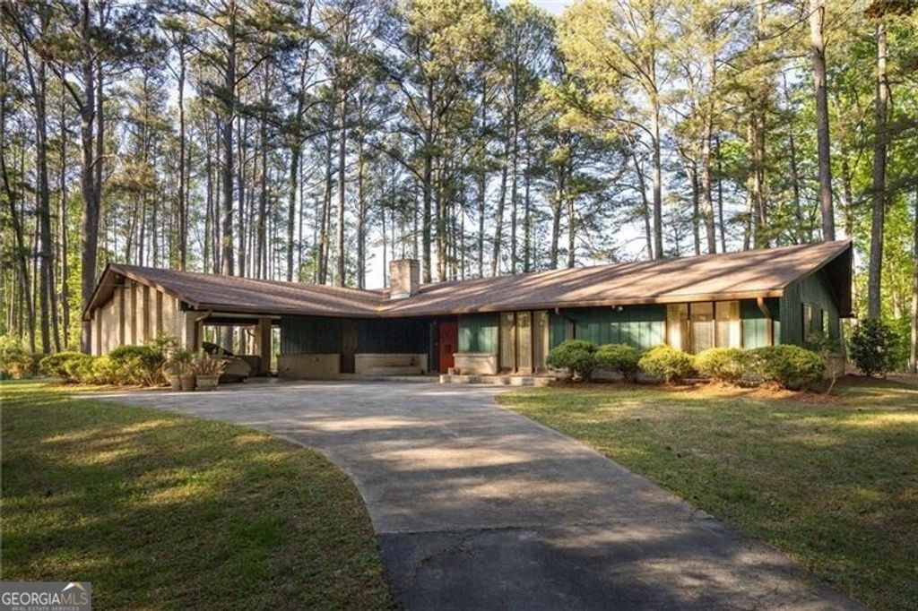 8355 Cedar Grove Road, Fairburn, GA 30213