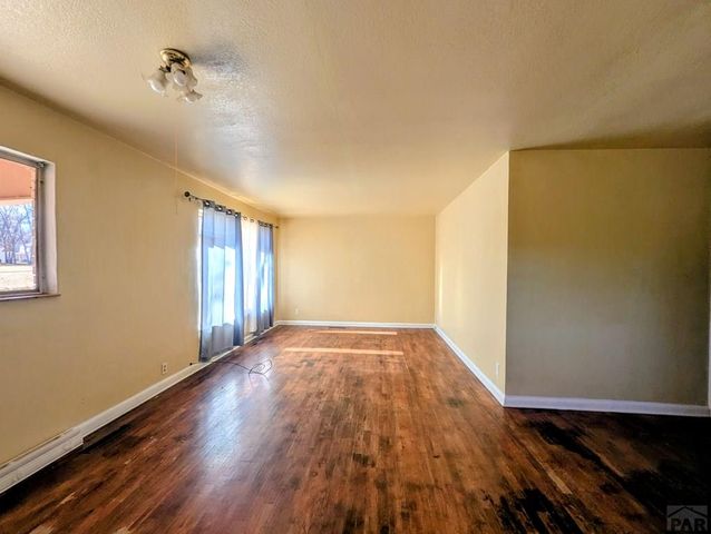 406 S Pine Ave, Rocky Ford, CO 81067