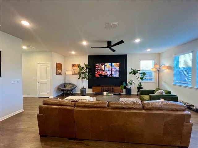 11305 Sentinel DR, Austin, TX 78747