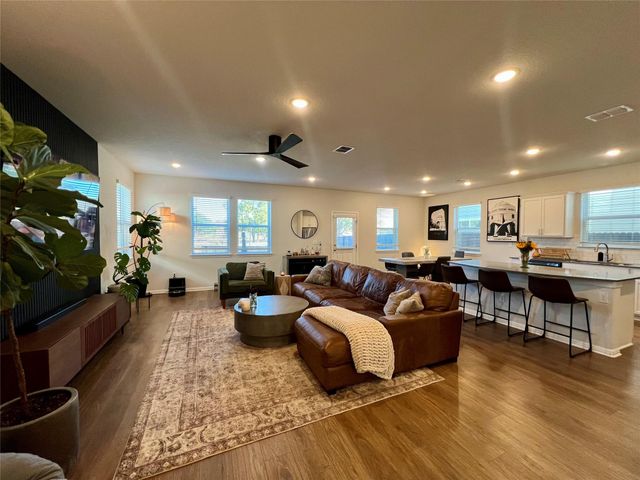 11305 Sentinel DR, Austin, TX 78747