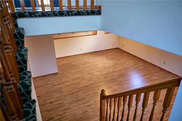 616 NE Michael Drive, Lee's Summit, MO 64086