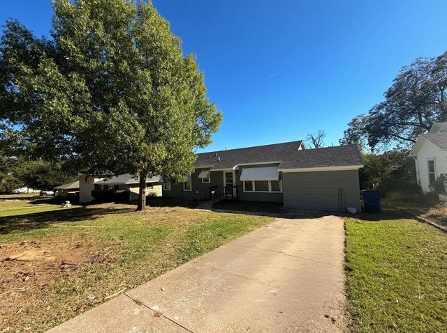 1512 W Day Street, Denison, TX 75020