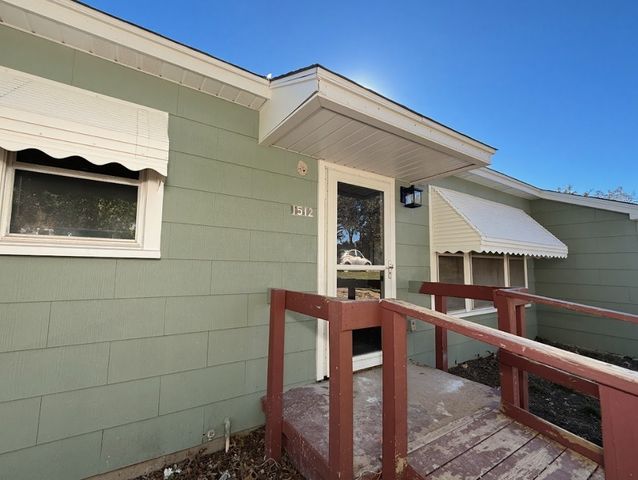 1512 W Day Street, Denison, TX 75020