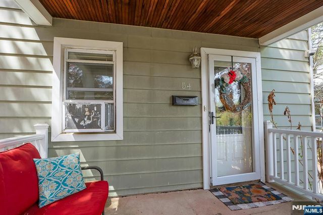 54 Chestnut Avenue, Park Ridge, NJ 07656