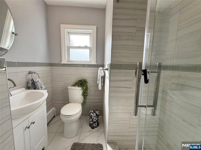 54 Chestnut Avenue, Park Ridge, NJ 07656